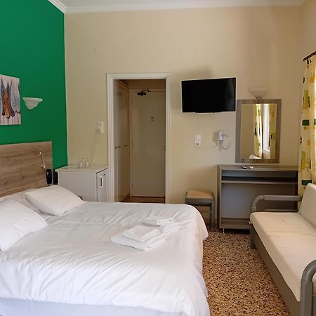 Hermes Agia Marina  Bagian luar foto