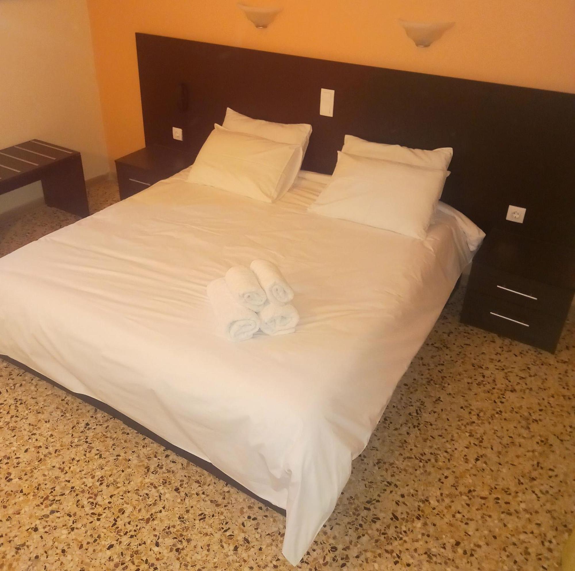 Hermes Agia Marina  Bagian luar foto