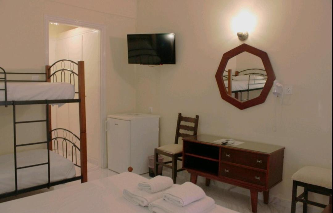 Hermes Agia Marina  Bagian luar foto