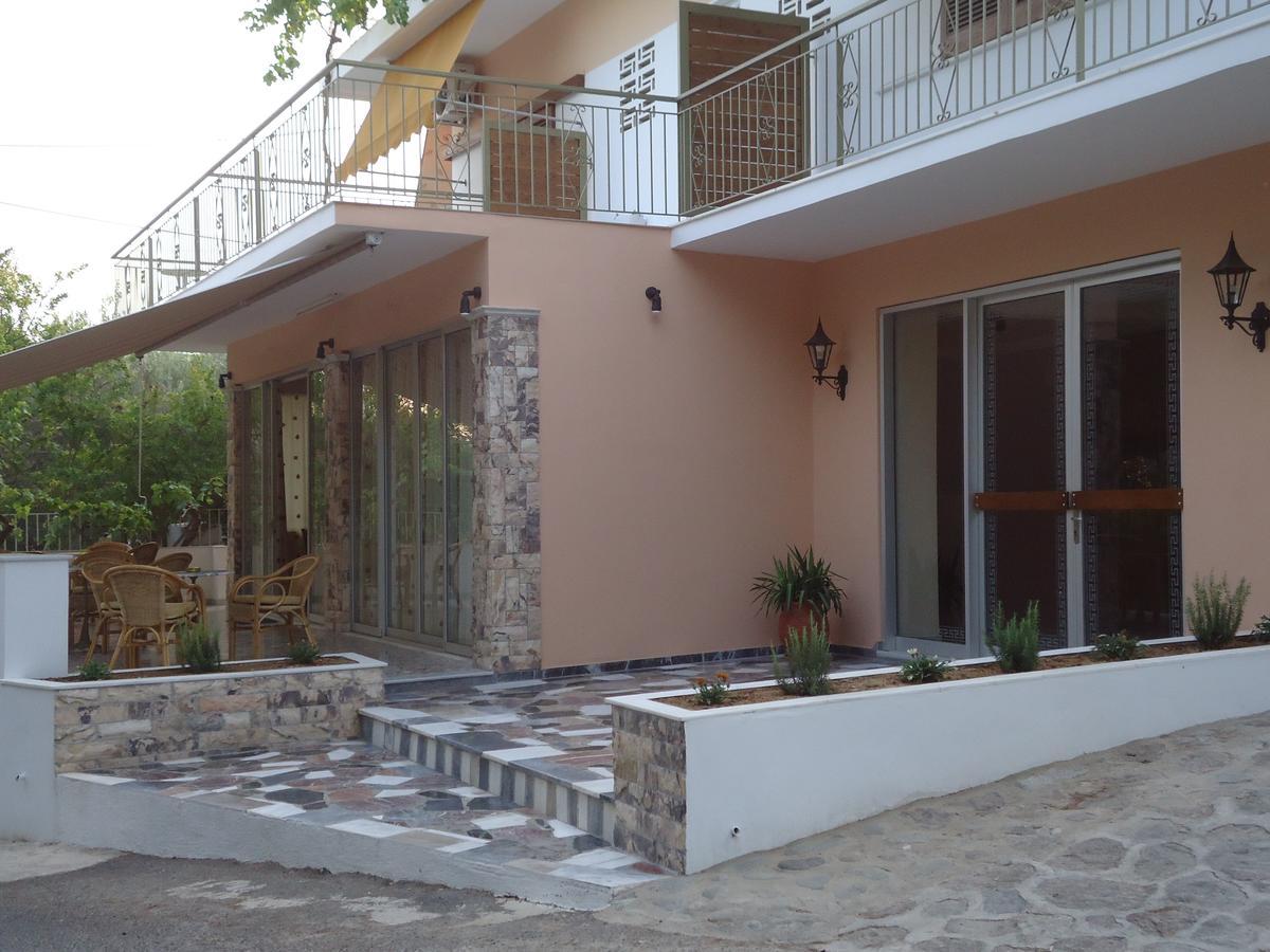 Hermes Agia Marina  Bagian luar foto