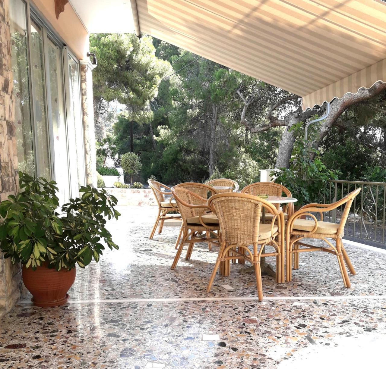Hermes Agia Marina  Bagian luar foto